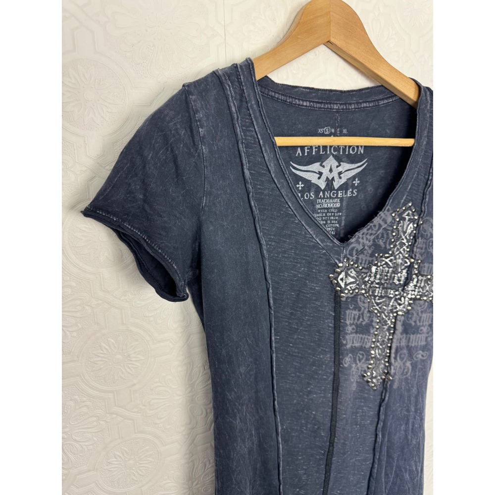 Affliction Womens Embellished Cross Winged Graphic V-Neck T-Shirt Charcoal Small - Picture 4 of 6